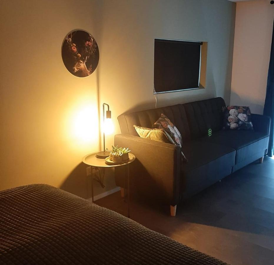 Grutsk Op 12 Bed & Breakfast ดราคเตน ภายนอก รูปภาพ