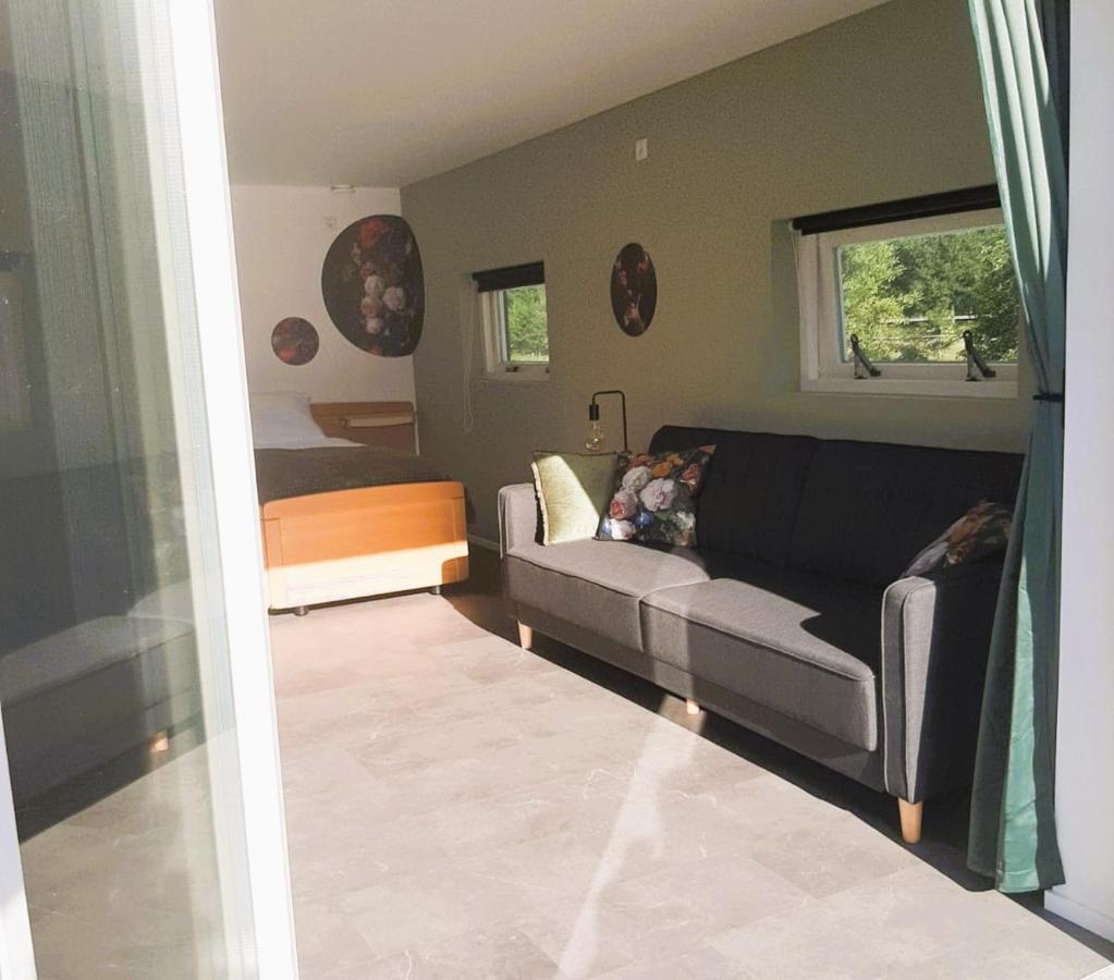 Grutsk Op 12 Bed & Breakfast ดราคเตน ภายนอก รูปภาพ