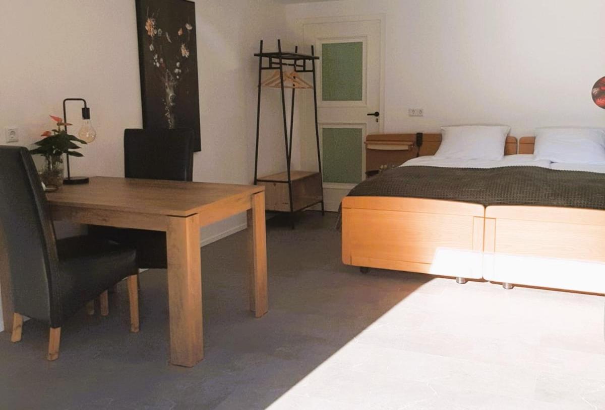 Grutsk Op 12 Bed & Breakfast ดราคเตน ภายนอก รูปภาพ